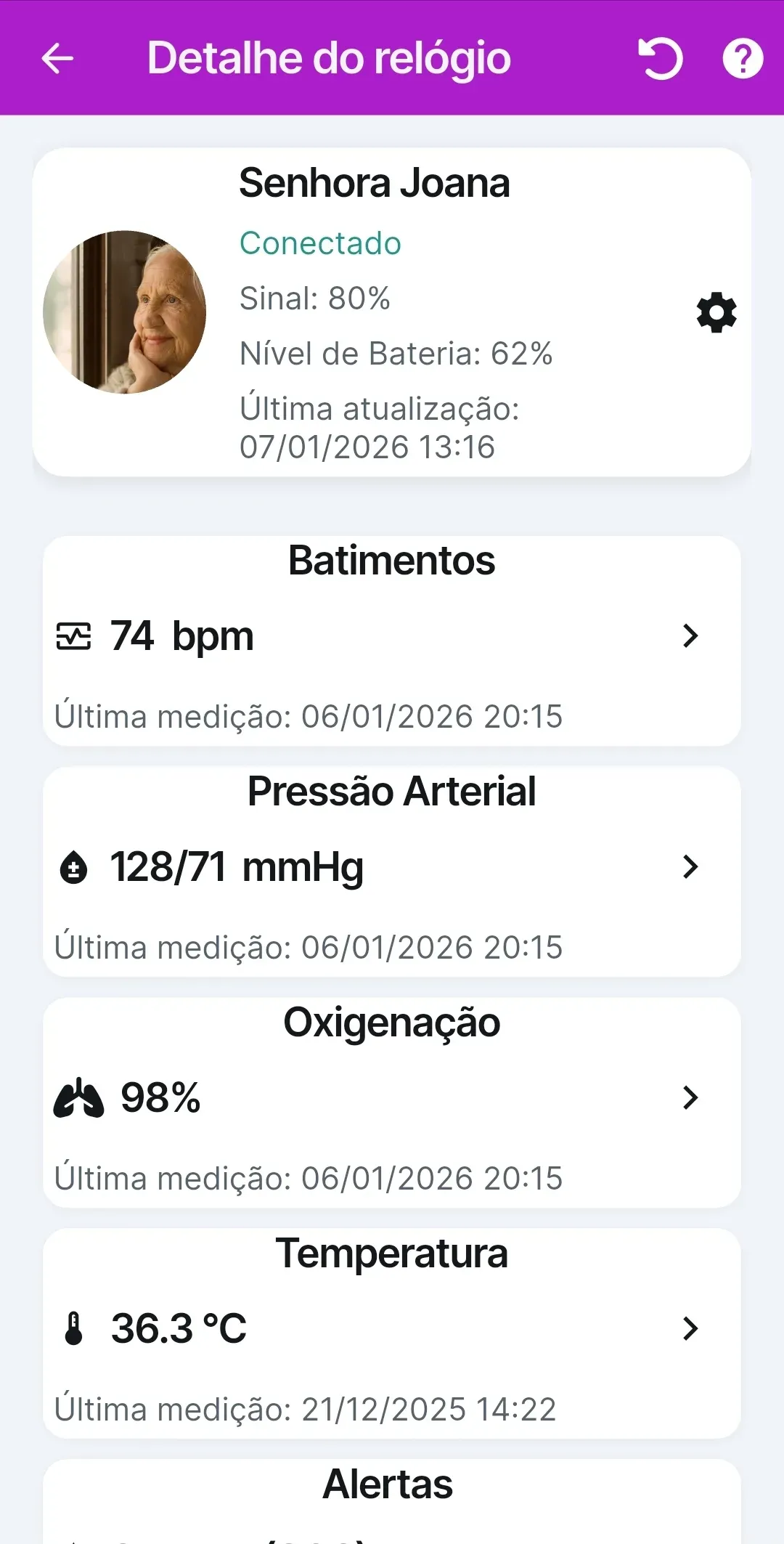 Tela de detalhe do relógio: conexão, sinal, bateria, batimentos, pressão, oxigenação e temperatura