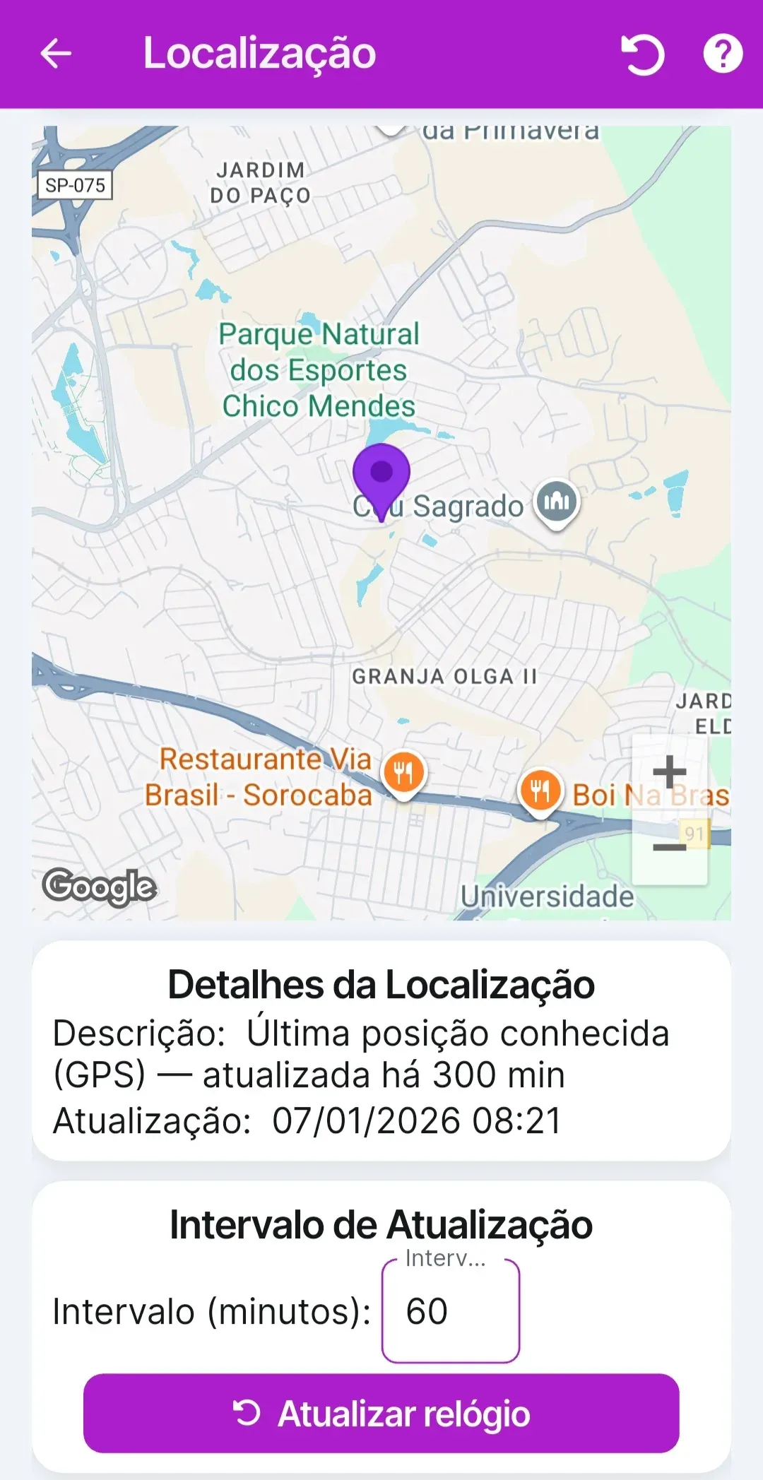 Tela de localização do app com mapa do Google mostrando a posição do relógio